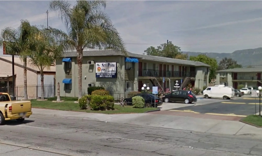 photo 1 of Sunpark Inn & Suites