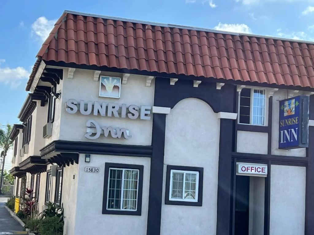 photo 1 of Sunrise Inn