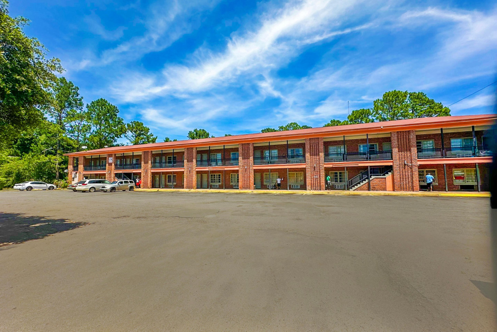 photo 1 of Sunrise Inn By OYO Albany