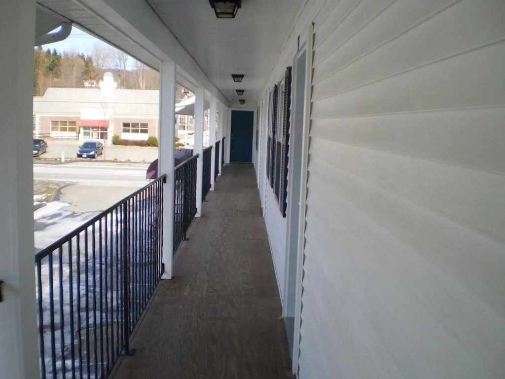 photo 1 of Sunset Inn