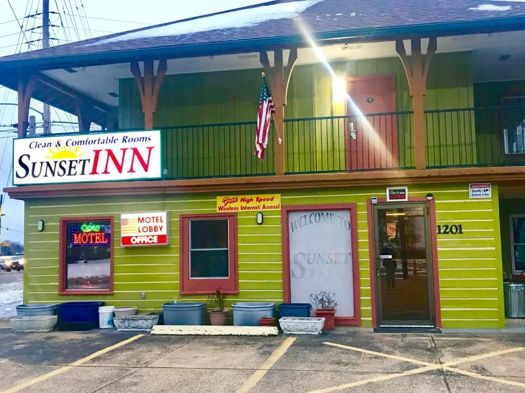 photo 1 of Sunset Inn Rolla