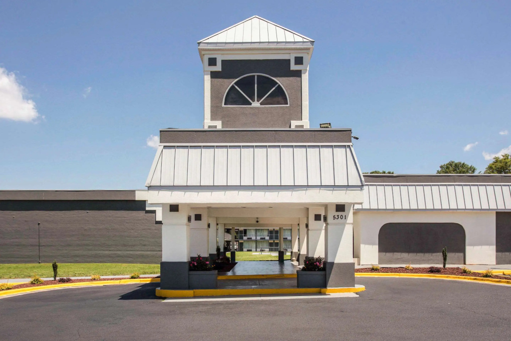 photo 1 of Quality Inn & Suites University Area
