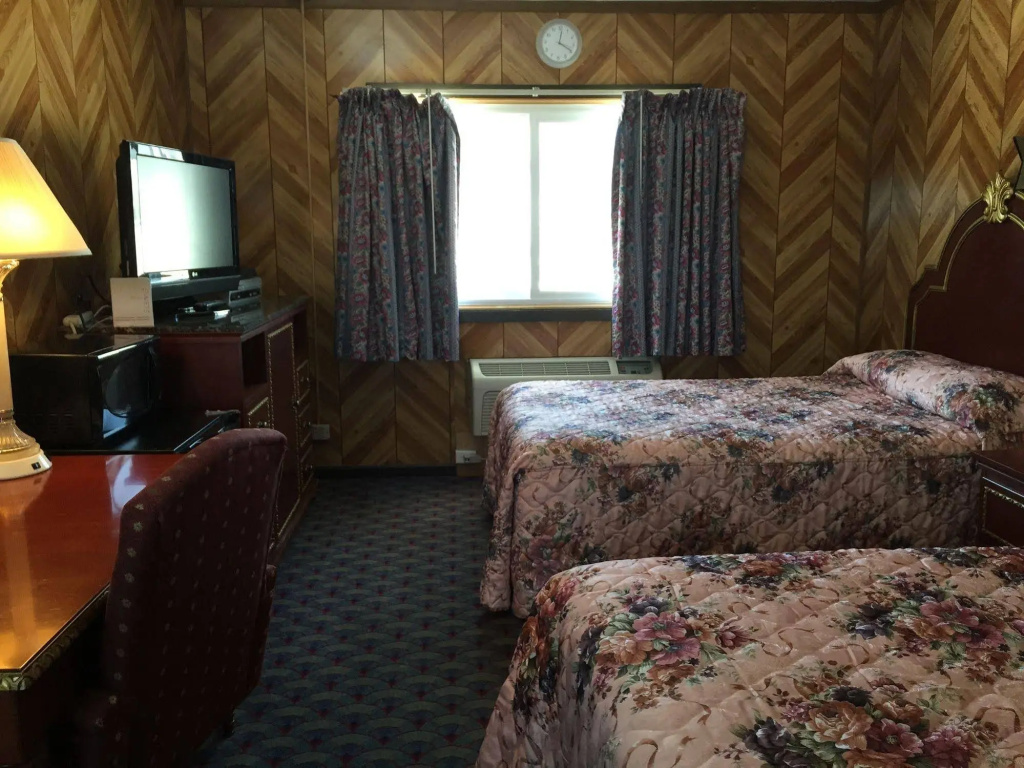 photo 1 of Sunset Motel