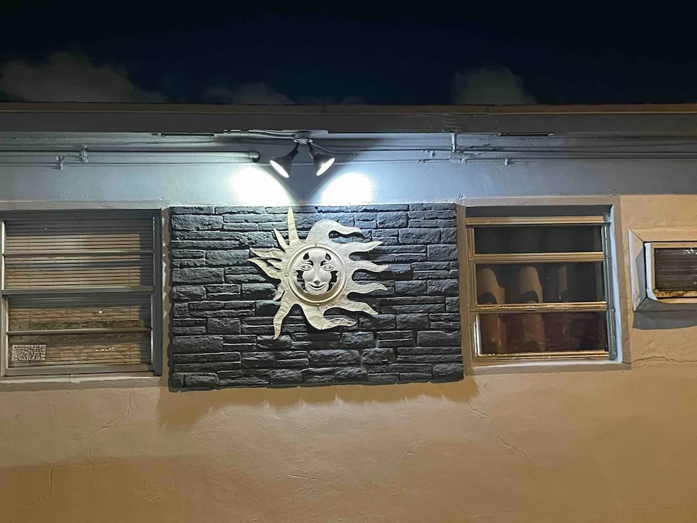 photo 1 of Sunshine Inn Motel