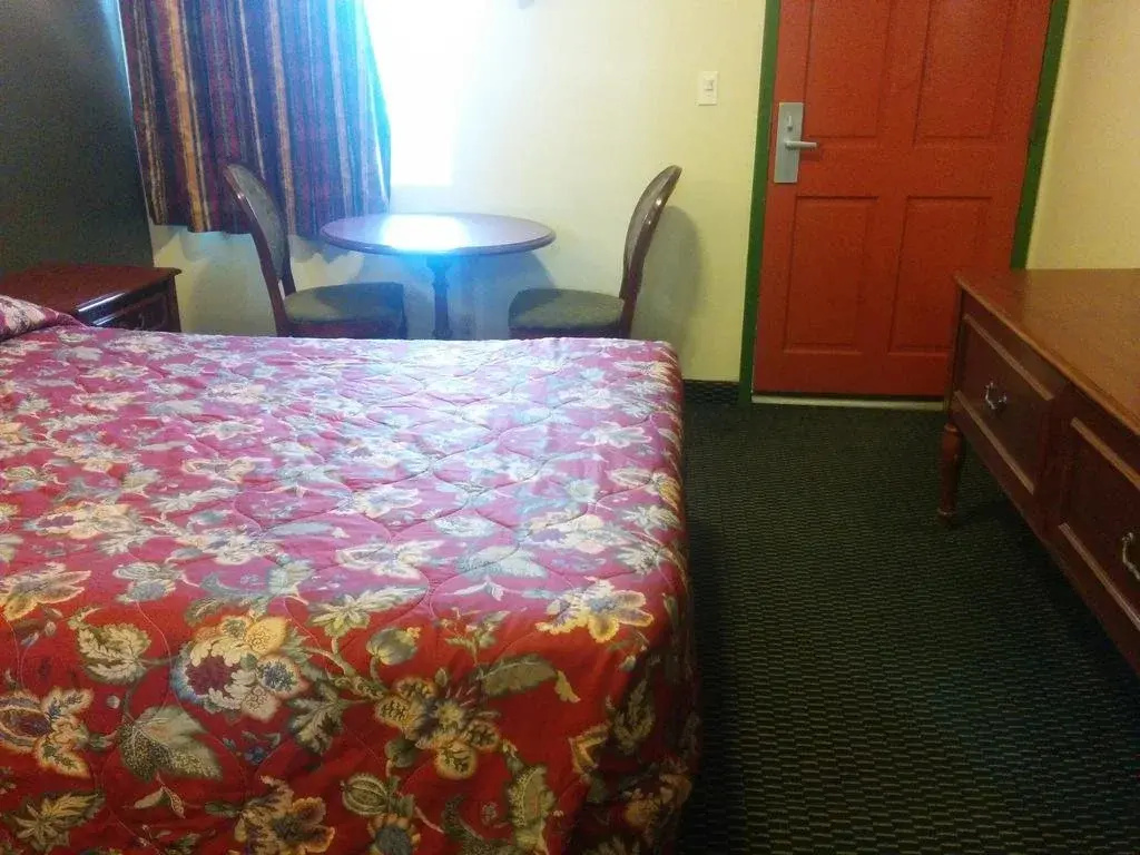 photo 1 of Sunshine Motel