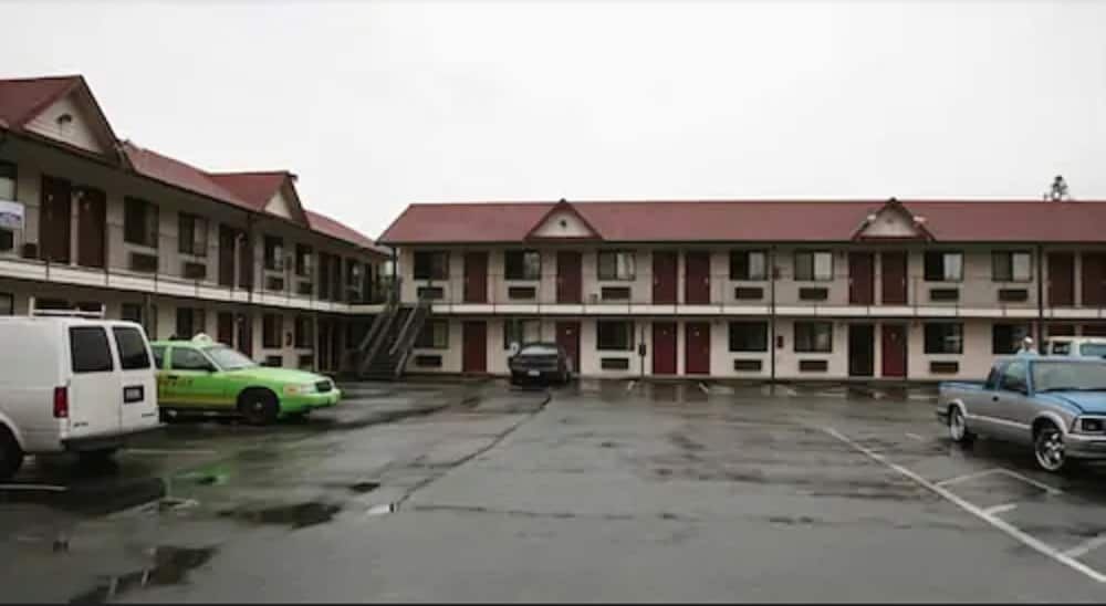 photo 1 of Sunshine Motel