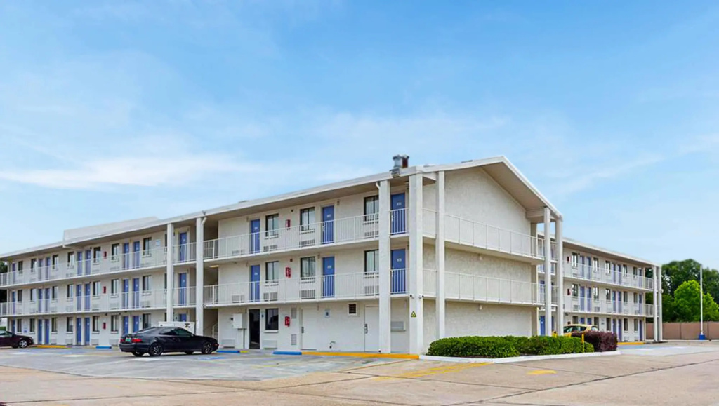 photo 1 of Magnuson Hotel Baton Rouge East