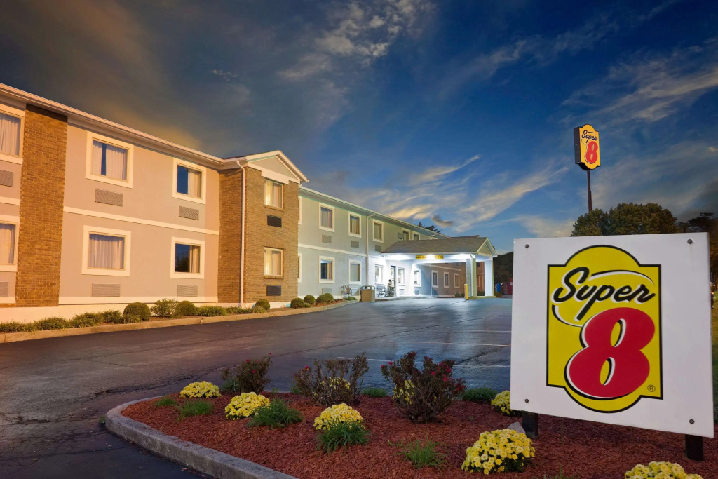 photo 1 of Super 8 by Wyndham Lexington/Hamburg Area