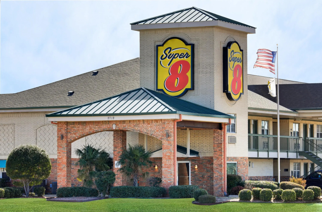 photo 1 of Super 8 by Wyndham Arlington Near AT&T Stadium