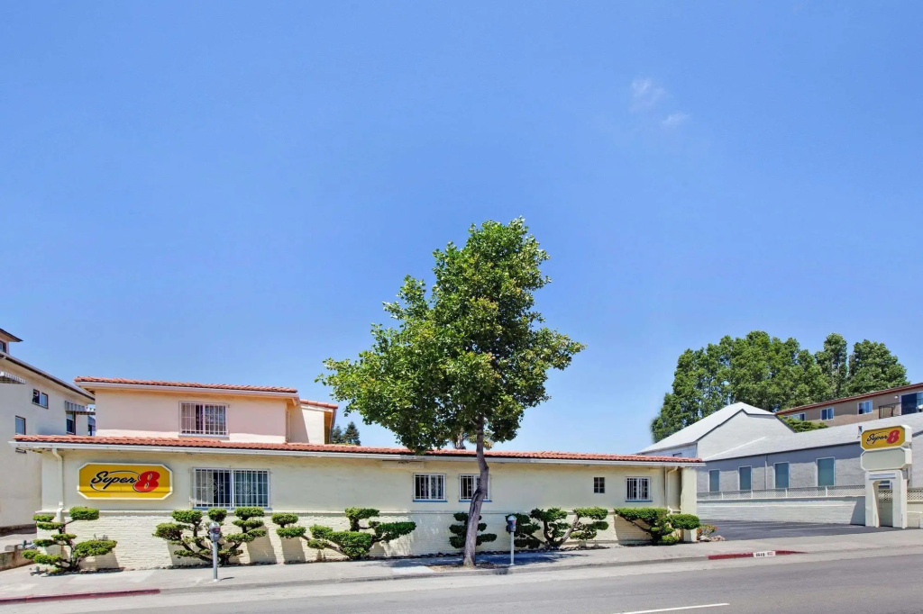 photo 1 of Super 8 Berkeley