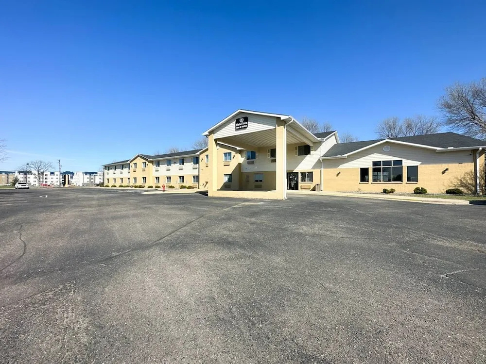 photo 1 of Blaine Town Inn & Suites