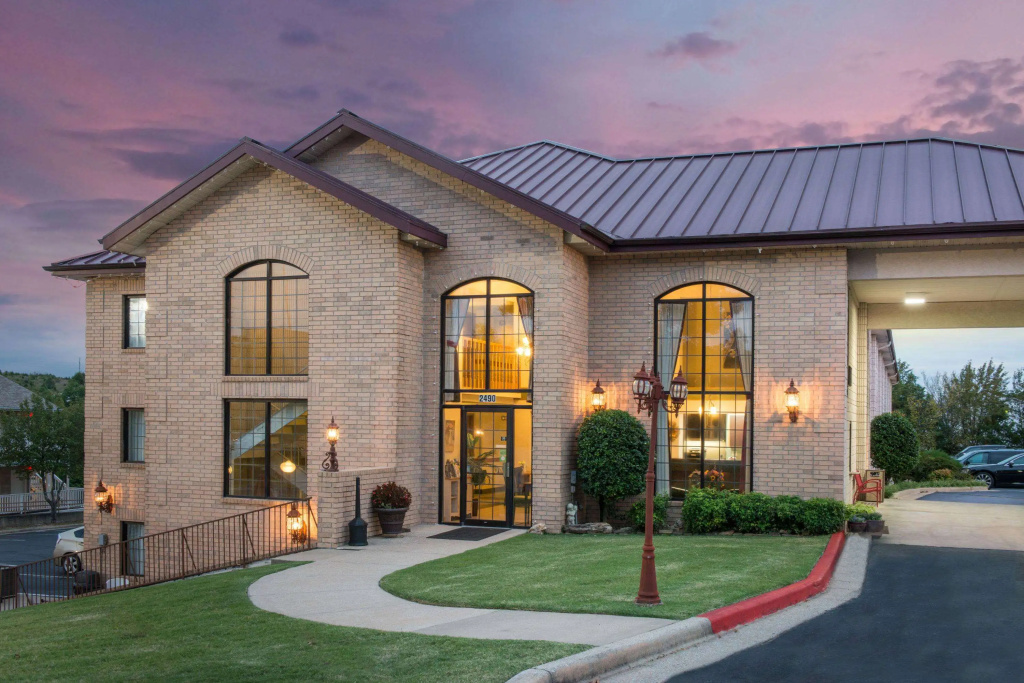 photo 1 of Super 8 by Wyndham Branson/Andy Williams Theater
