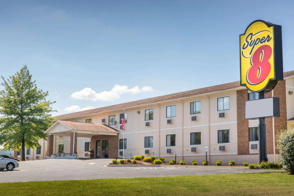 photo 1 of Super 8 by Wyndham Danville