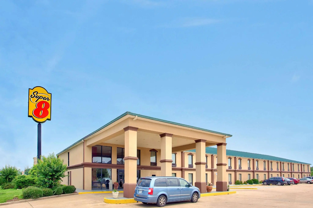 photo 1 of Motel 6 Canton, MS