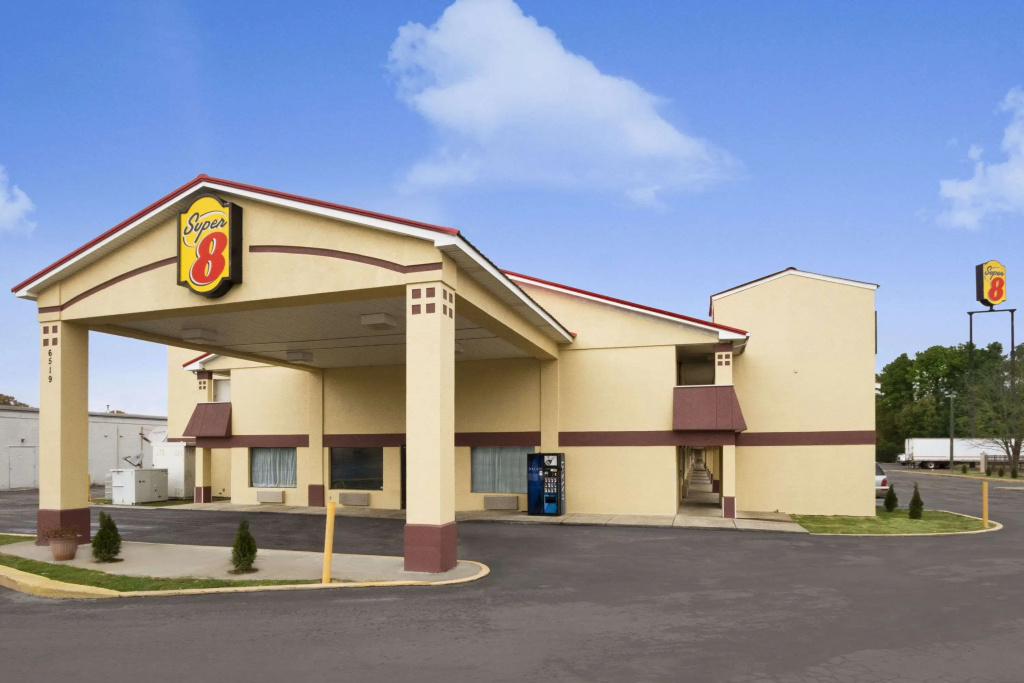 photo 1 of Super 8 by Wyndham Chattanooga/East Ridge