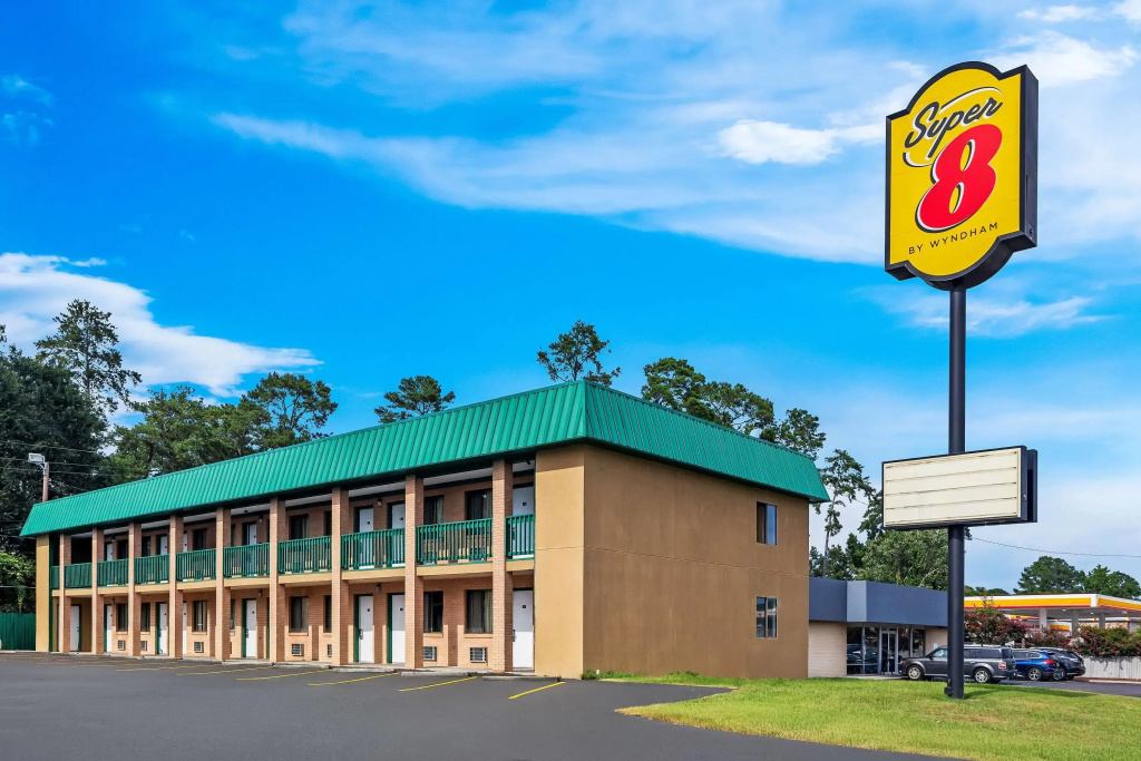 photo 1 of Super 8 by Wyndham Columbia SC / Ft. Jackson
