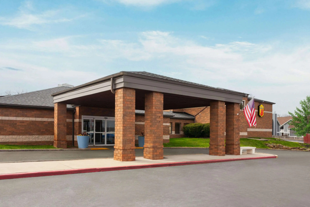 photo 1 of Super 8 by Wyndham Copley Akron