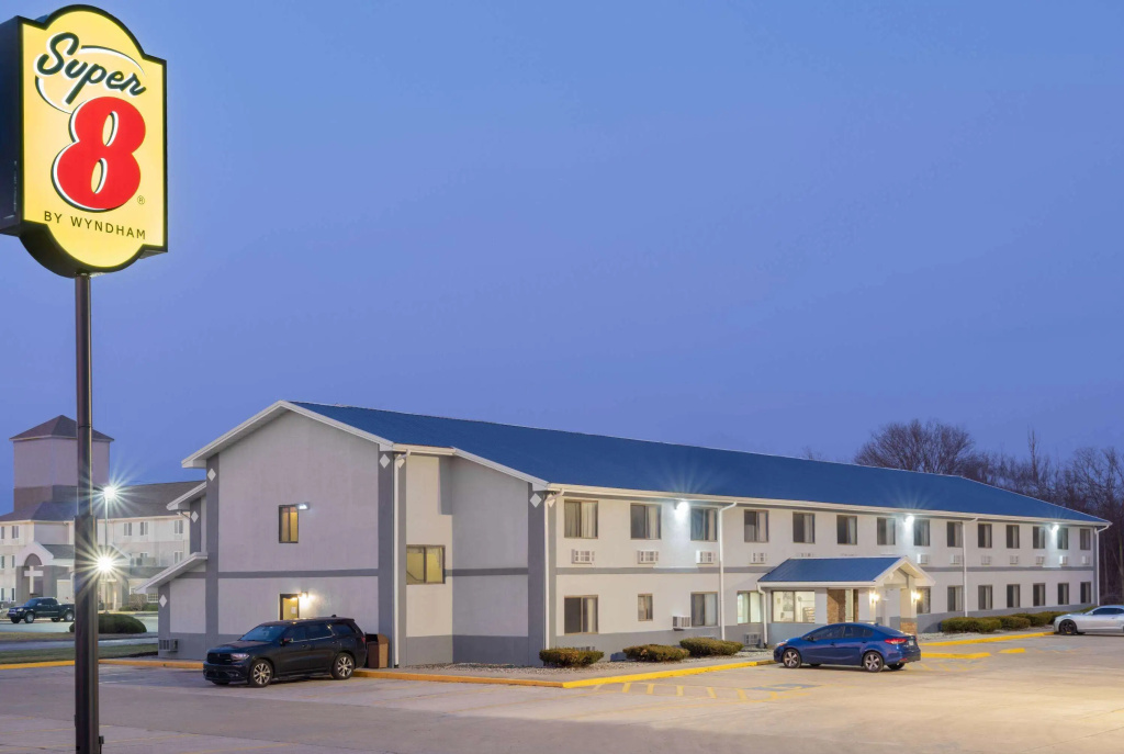 photo 1 of Super 8 by Wyndham Danville