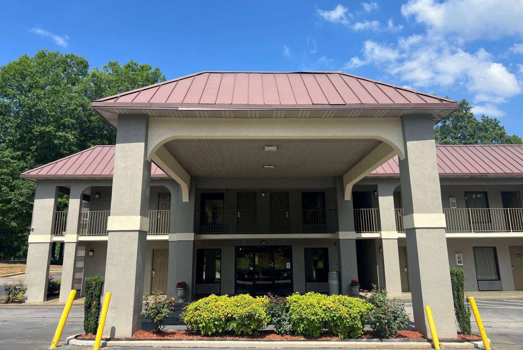 photo 1 of Super 8 by Wyndham Decatur/Lithonia/Atl Area