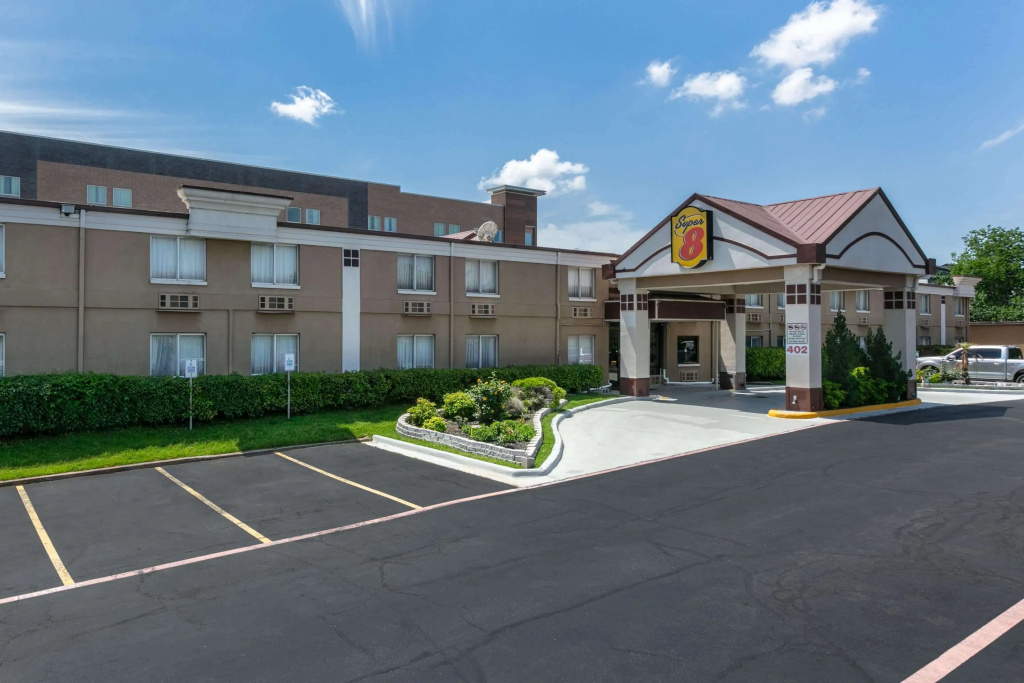 photo 1 of Super 8 by Wyndham Grand Prairie North