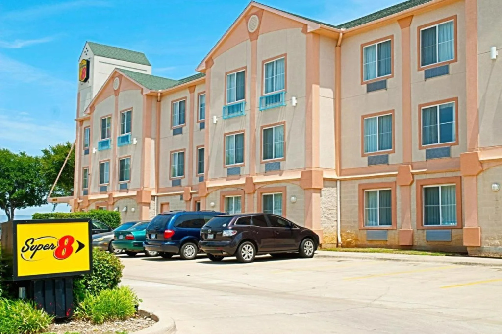 photo 1 of Super 8 by Wyndham Irving/DFW Apt/North