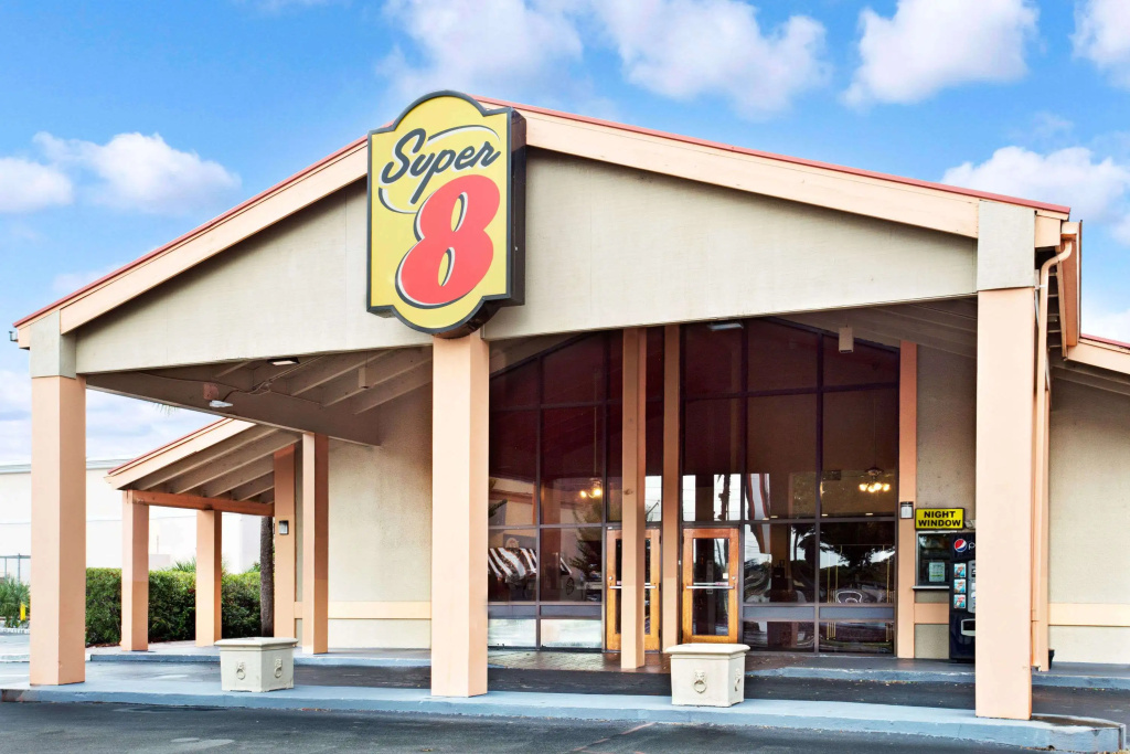 photo 1 of Super 8 by Wyndham Kissimmee/Maingate/Orlando Area