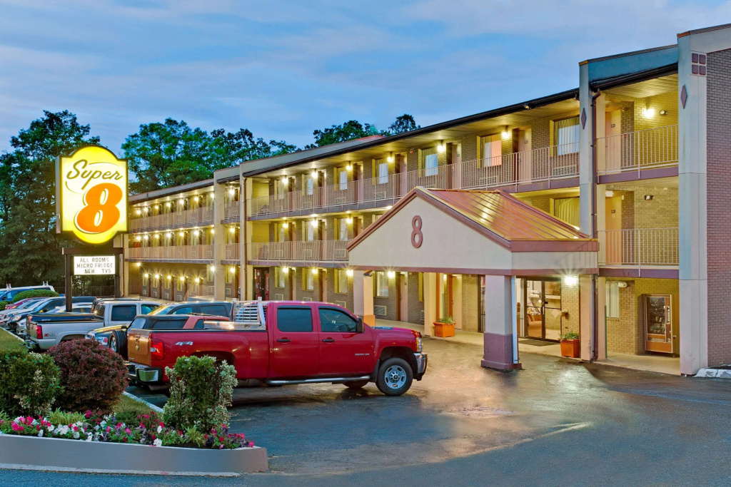 photo 1 of Super 8 by Wyndham Laurel