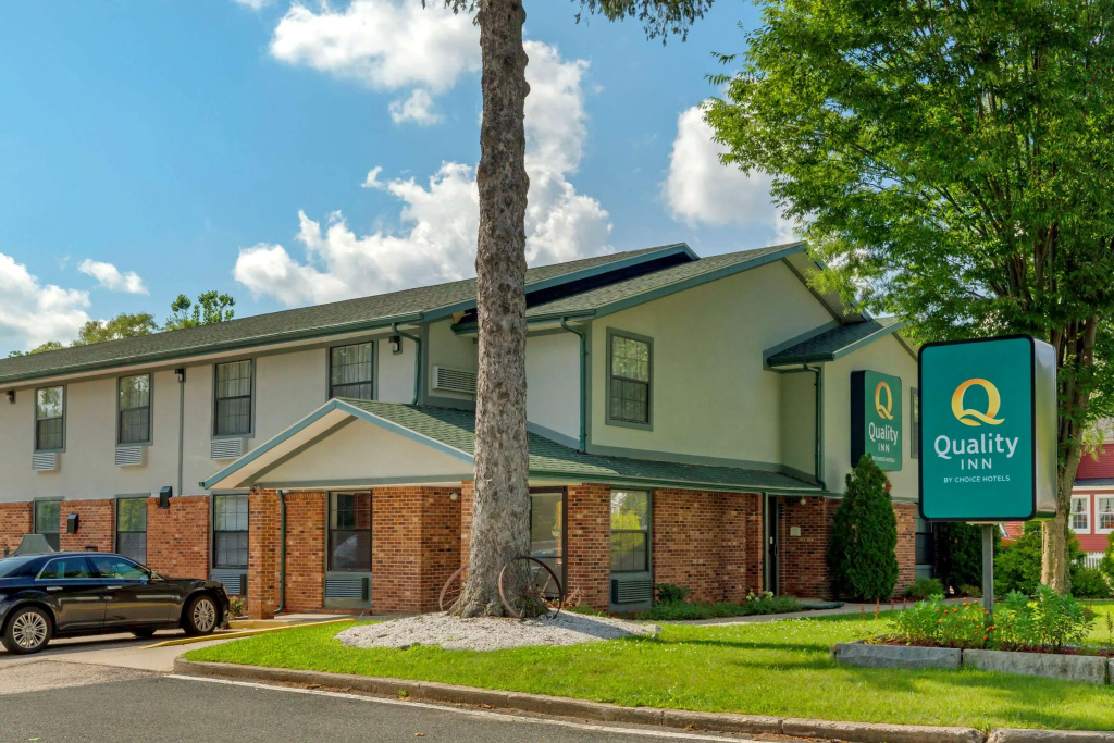 photo 1 of Quality Inn Lee - Lenox South
