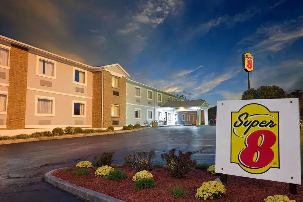 photo 1 of Super 8 Lexington Winchester Rd