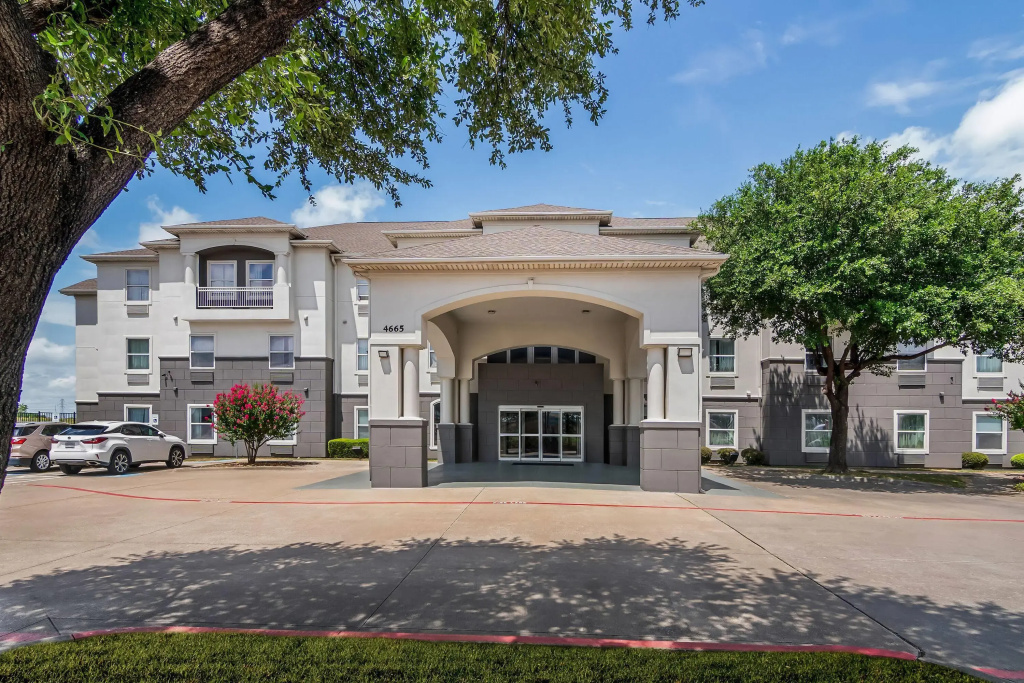 photo 1 of Super 8 by Wyndham Fort Worth Stockyards