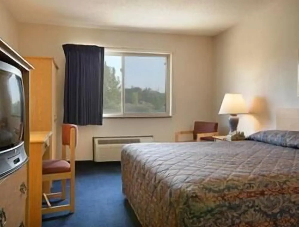 photo 1 of Super 8 Middletown