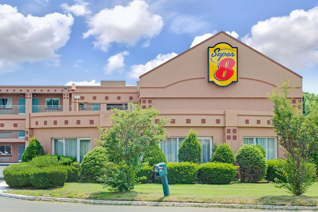 photo 1 of Super 8 by Wyndham Milford/New Haven