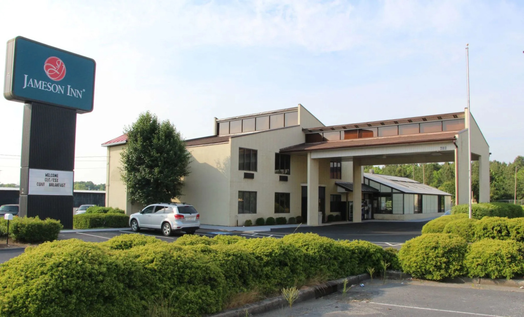 photo 1 of Red Roof Inn & Suites Monroe, NC