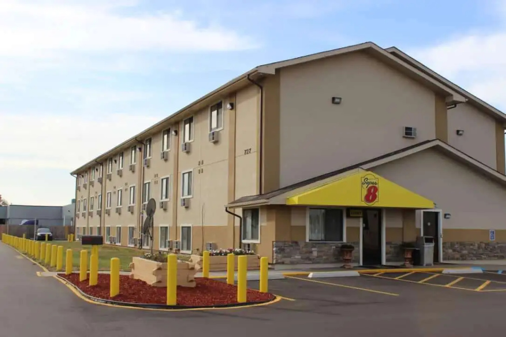 photo 1 of Super 8 by Wyndham Wyoming/Grand Rapids Area