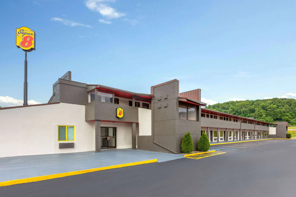photo 1 of Super 8 By Wyndham Bridgeport/Clarksburg Area