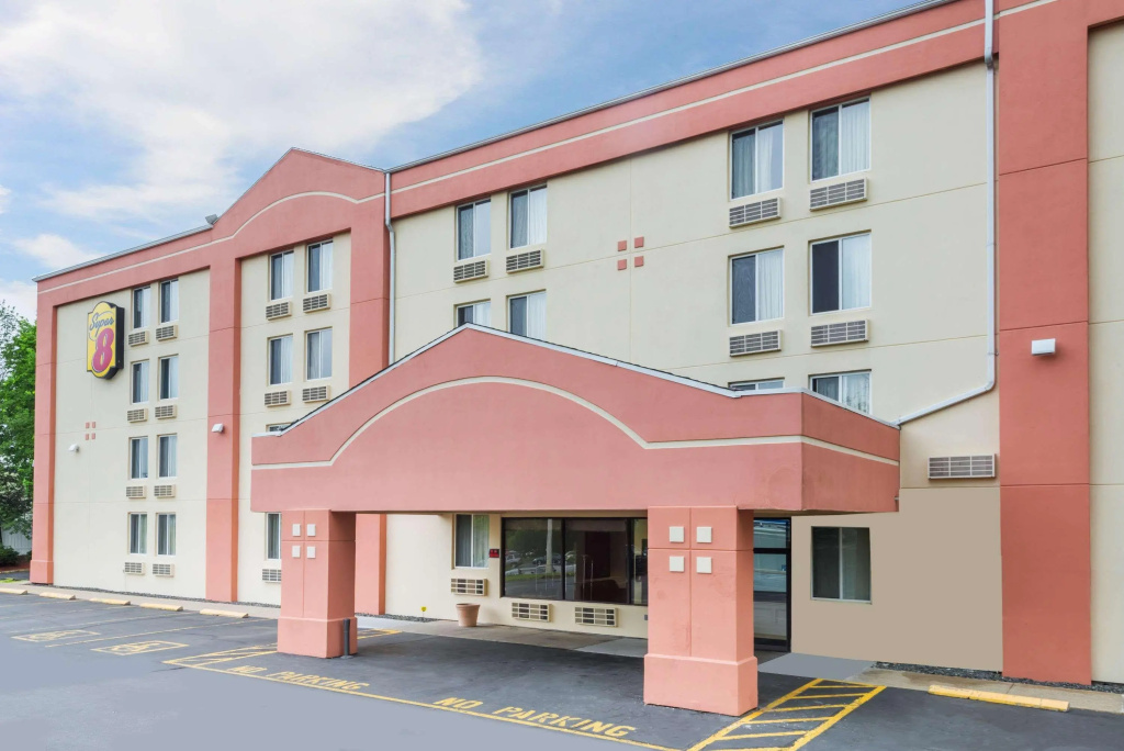 photo 1 of Super 8 by Wyndham Danbury