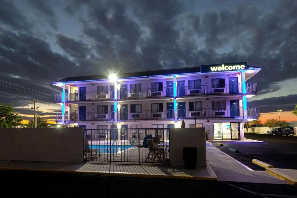 photo 1 of Super 8 San Antonio/near Seaworld