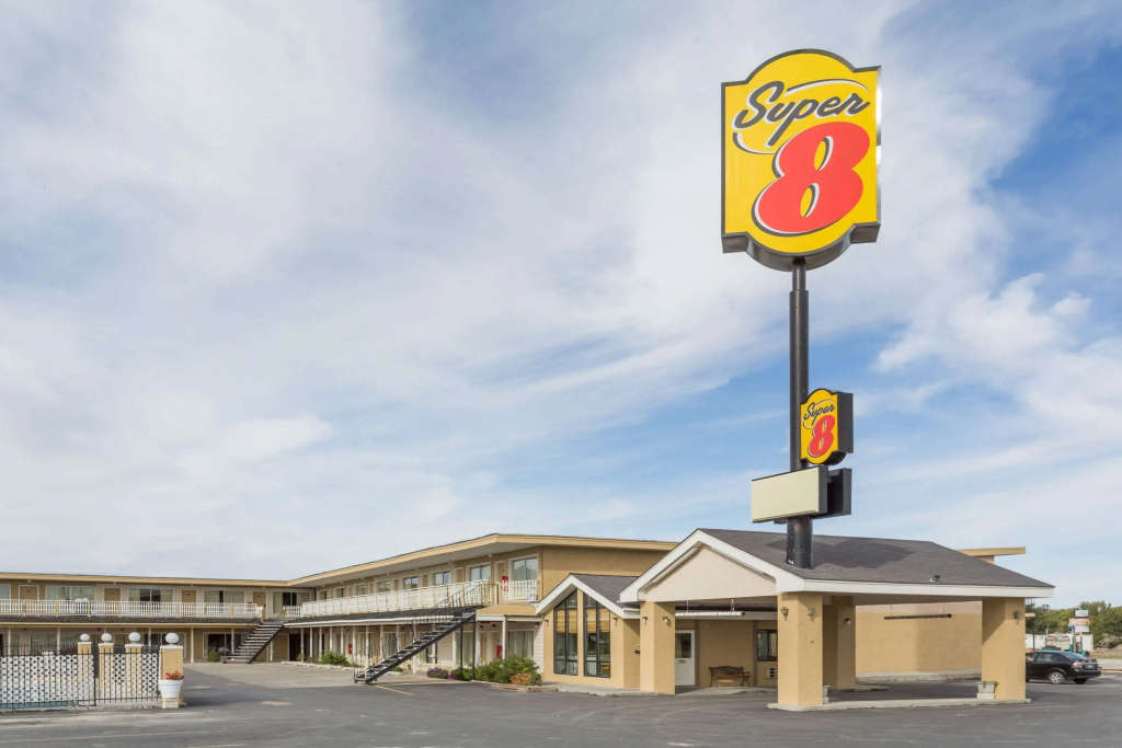 photo 1 of Super 8 by Wyndham Wells