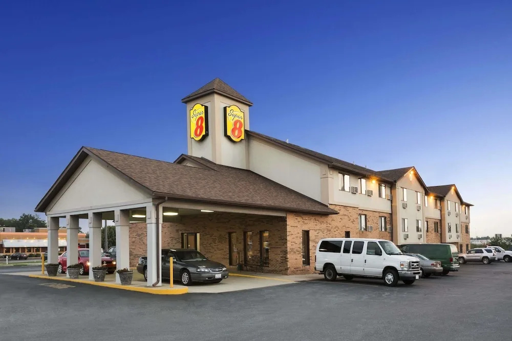 photo 1 of Super 8 Mount Vernon IL