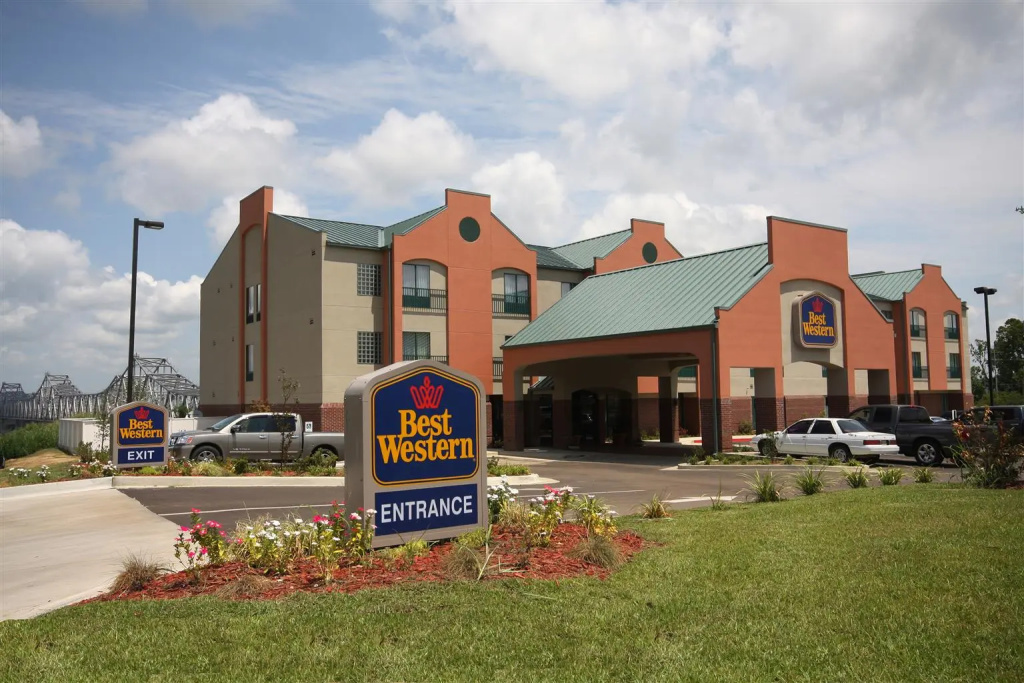 photo 1 of Super 8 By Wyndham Natchez