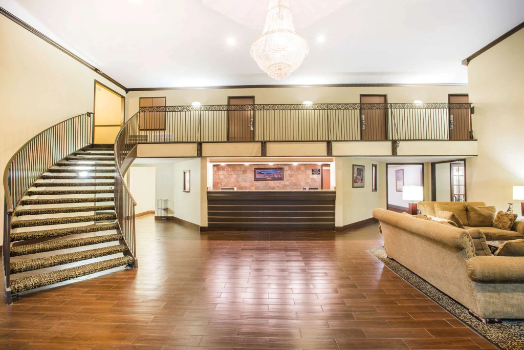 photo 1 of Super 8 by Wyndham Oxford (Mississippi)