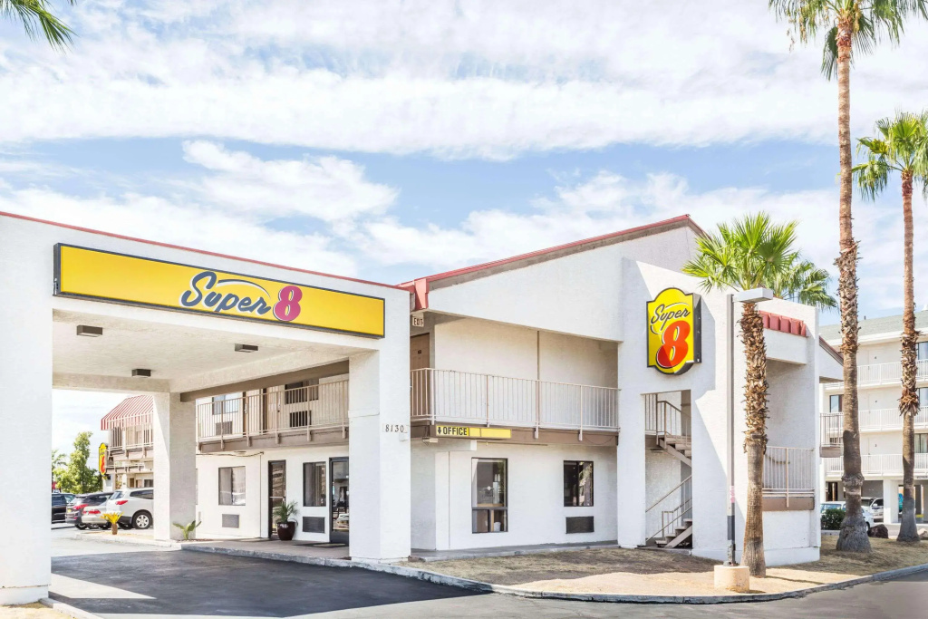 photo 1 of Super 8 By Wyndham Phoenix Metro North