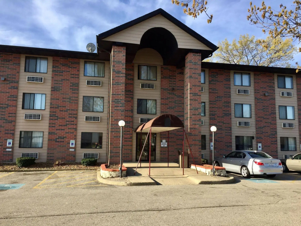 photo 1 of Motel 6 Prospect Heights, IL