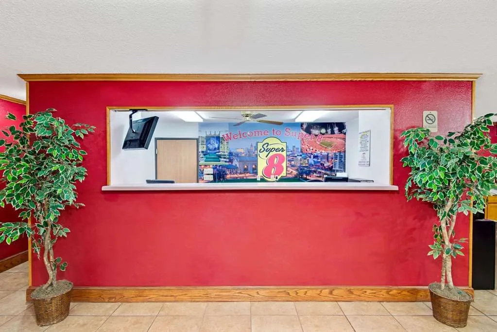 photo 1 of Super 8 Riverside/kansas City