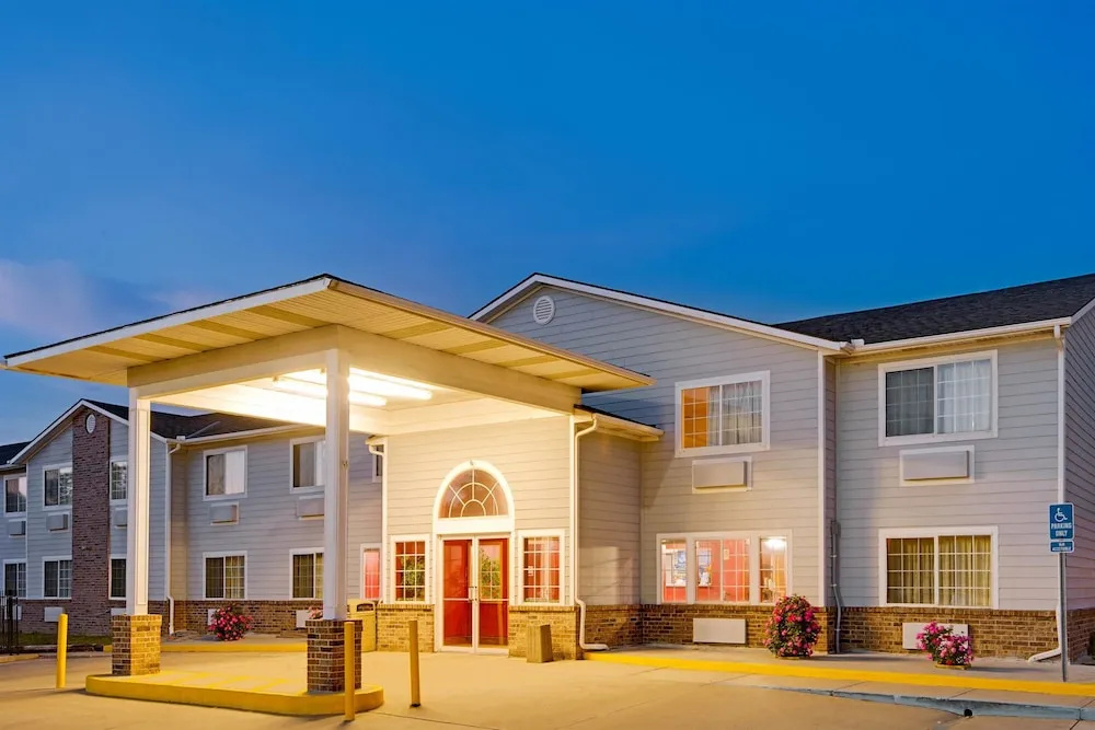 photo 1 of Super 8 Riverside/Kansas City