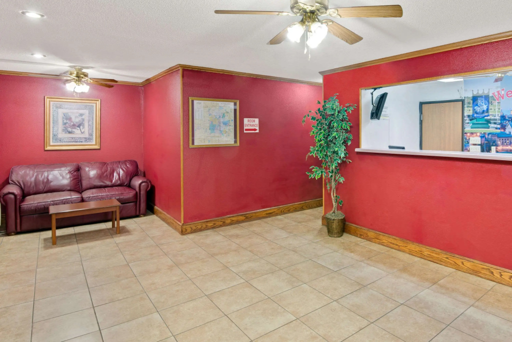 photo 1 of Super 8 by Wyndham Riverside/Kansas City