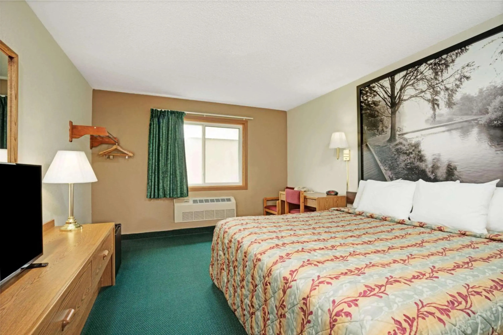photo 1 of Super 8 By Wyndham Rogers Minnesota