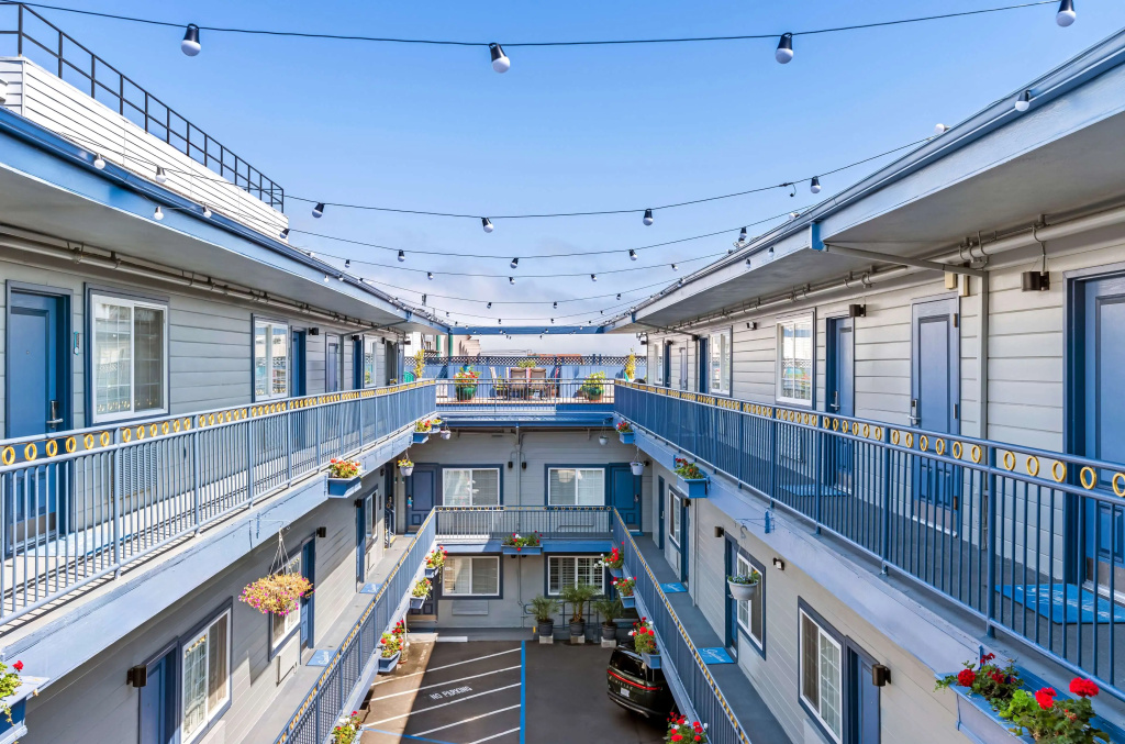 photo 1 of Signature Inn San Francisco Marina District