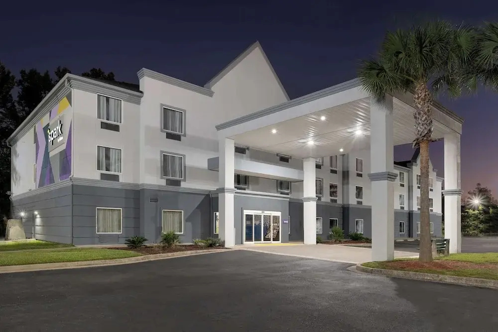 photo 1 of Super 8 Savannah