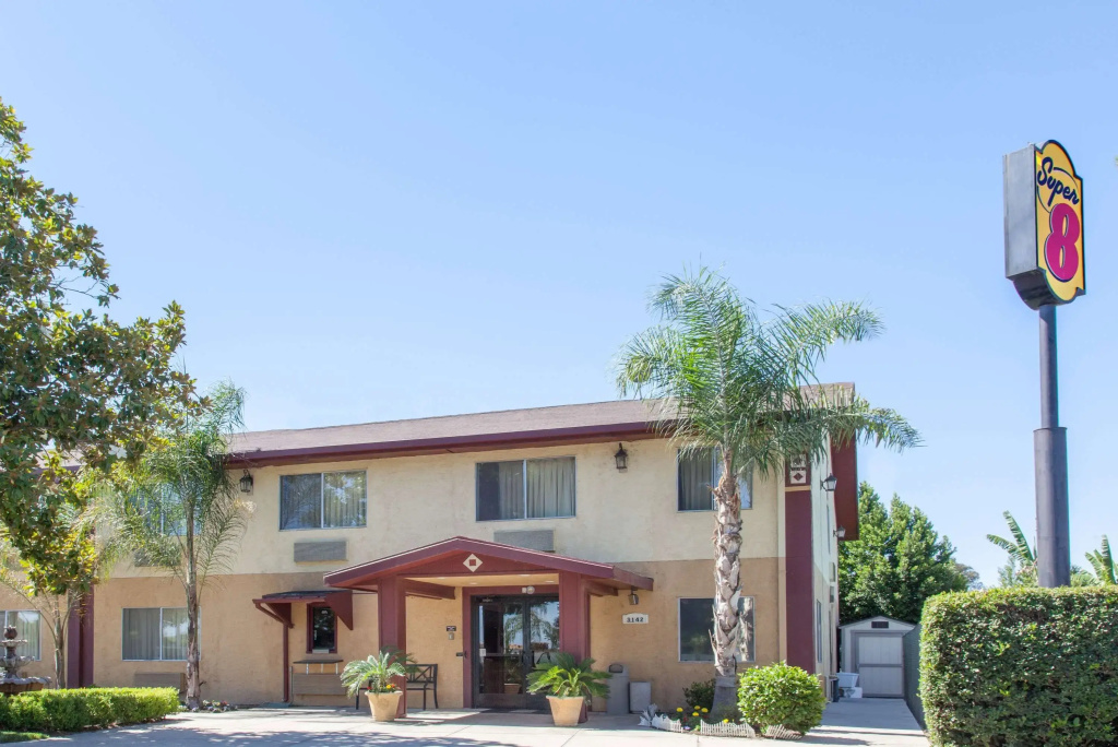 photo 1 of Super 8 by Wyndham Selma/Fresno Area